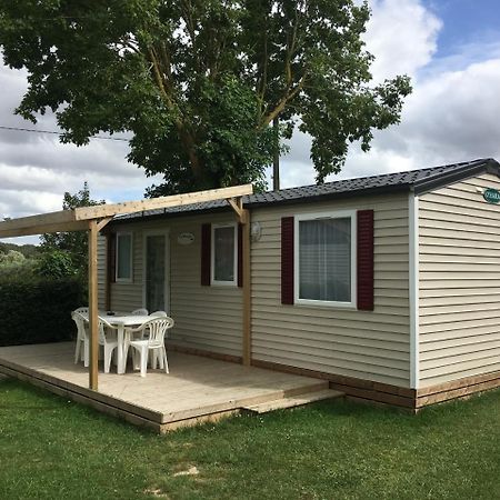 Camping Le Mont Joli Bois كرييل-سور-مير المظهر الخارجي الصورة